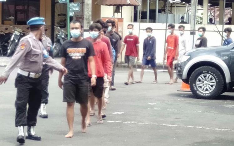 title Lakukan Vandalisme 22 Anggota Geng Pelajar di Bantul Diamankan Polisi Lakukan Vandalisme 22 Anggota Geng Pelajar di Bantul Diamankan Polisi