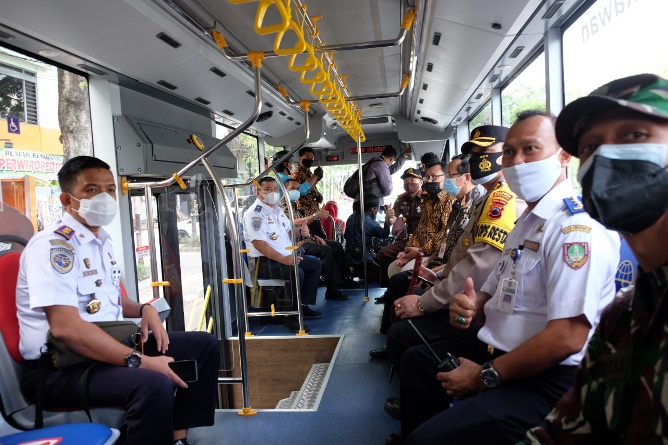 Wali Kota Solo Luncurkan Operasional BST 2 Koridor 