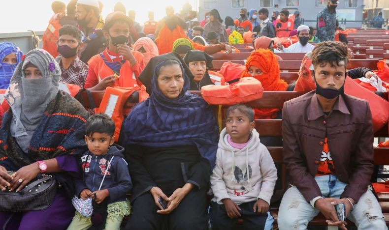 Bangladesh Tetap Pindahkan 1800 Pengungsi Rohingya Ke Pulau Rawan Banjir Meski Ditentang 