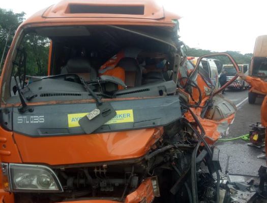 Kecelakaan Lagi, Pajero dan Kontainer Tabrakan di Cipularang, 1 Tewas  