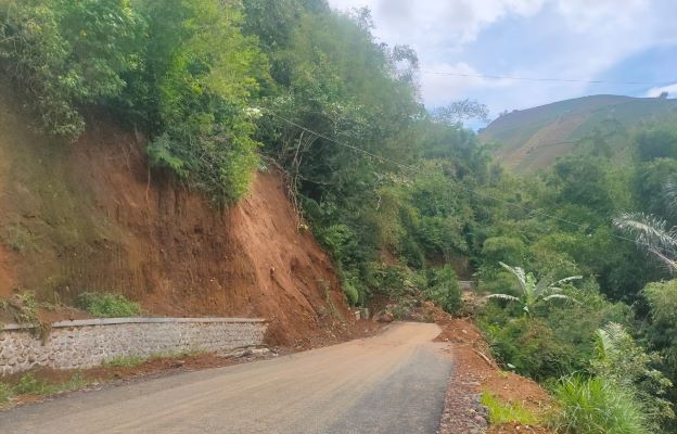 Tebing di Desa Tejumulya Majalengka Longsor, Aktivitas Warga Nyaris Lumpuh