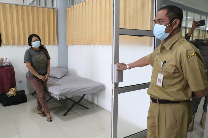 title Tak Bawa Surat Bebas Covid-19, 3 Pemudik di Solo Dikarantina Tak Bawa Surat Bebas Covid-19, 3 Pemudik di Solo Dikarantina