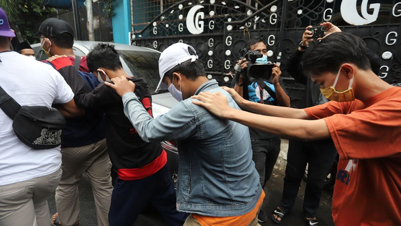 Pemerintah Larang FPI, Para Pengikut Diamankan Polisi - Bagian 1