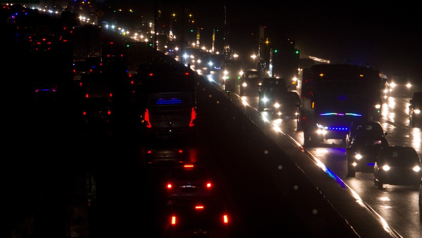 Puncak Arus Mudik Tahun Baru via Tol Jakarta-Cikampek Diprediksi Hari Ini - Bagian 1