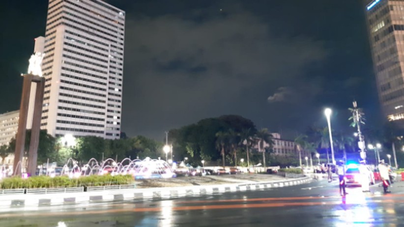 Pemandangan Tidak Biasa, Bundaran HI Sepi saat Malam Tahun Baru - Bagian 4