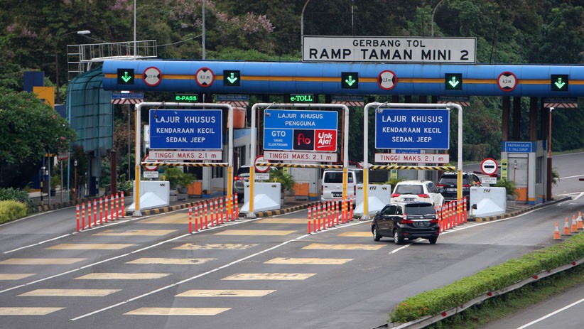 Malam Tahun Baru, Arus Lalu Lintas Tol Jagorawi Lancar - Bagian 2
