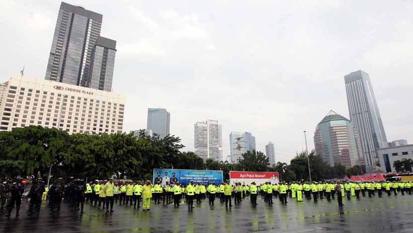 Polda Metro Jaya Gelar Apel Pengamanan Malam Tahun Baru - Bagian 3