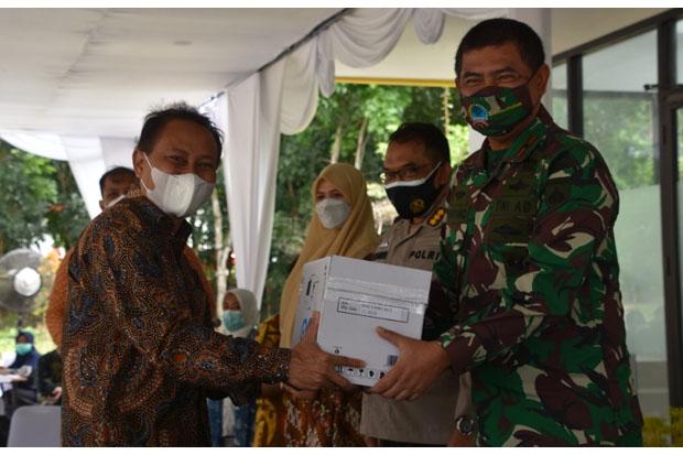 UGM Serahkan GeNose ke Rumah Sakit dan Pesantren di DIY