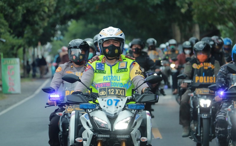 title Naik Motor Patroli Jelang Tahun Baru, Kapolda NTB Ingatkan Risiko Covid-19 Naik Motor Patroli Jelang Tahun Baru, Kapolda NTB Ingatkan Risiko Covid-19