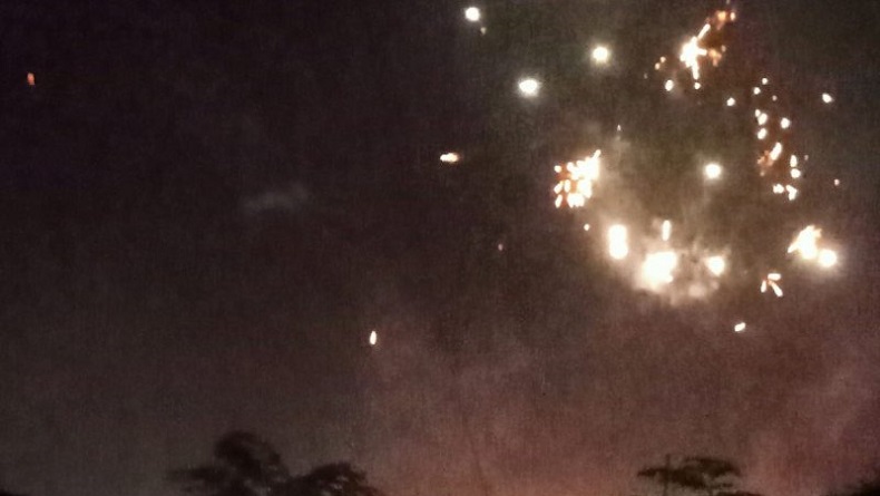 Pesta Kembang Api di Jayapura, Warga Berharap Pandemi Covid Segera Berakhir