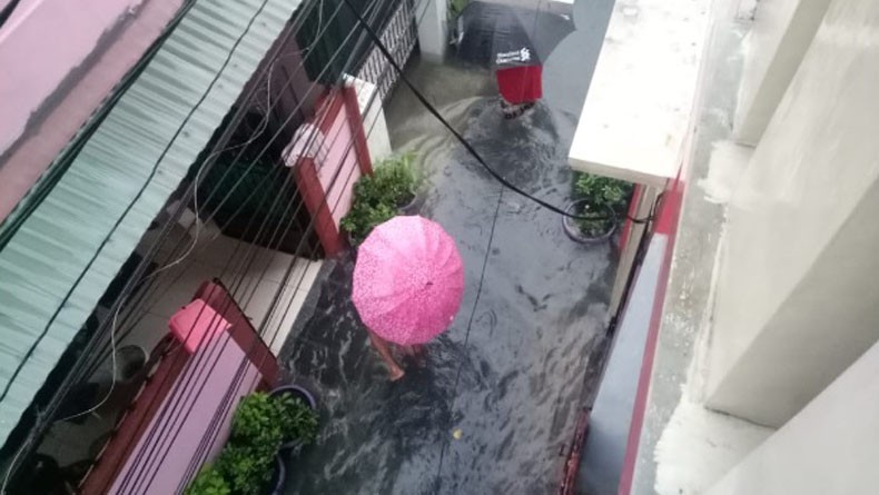 title Sejumlah Perumahan di Bekasi Terendam Banjir Pagi Ini Sejumlah Perumahan di Bekasi Terendam Banjir Pagi Ini