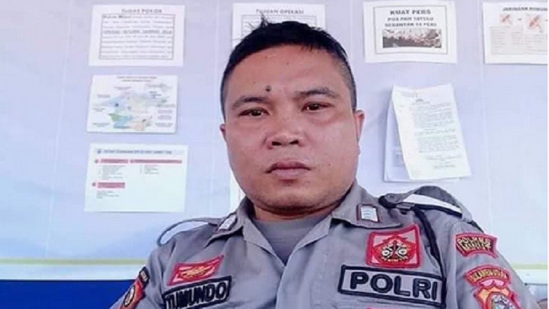 title Profil Bripka Jerry Tumundo yang Dapat Hadiah Sekolah Perwira dari Kapolri Idham Aziz Profil Bripka Jerry Tumundo yang Dapat Hadiah Sekolah Perwira dari Kapolri Idham Aziz