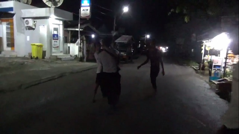 title Malam Tahun Baru, 2 Remaja Mabuk Miras di Palopo Berkelahi di Depan Polisi Malam Tahun Baru, 2 Remaja Mabuk Miras di Palopo Berkelahi di Depan Polisi
