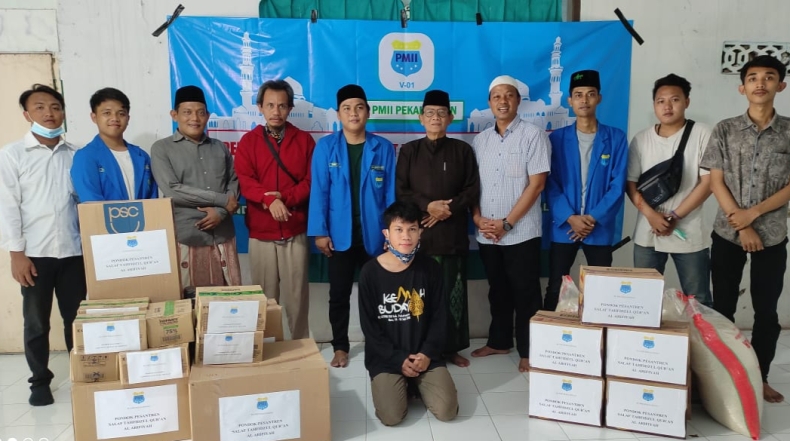 PMII Pekalongan Salurkan Bantuan Alkes dan Sembako ke Ponpes 