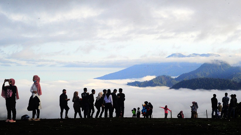 Melihat Keindahan Alam Gunung Kerinci dari Bukit Tirai Embun - Bagian 2