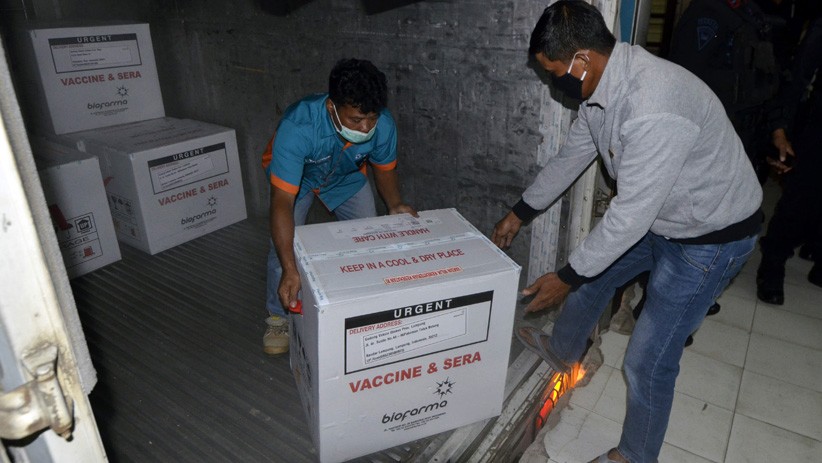 30.000 Dosis Vaksin Covid-19 Sinovac Tiba di Palembang - Bagian 3