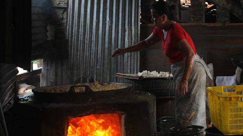 Harga Kedelai Naik, Perajin Tahu di Semarang Tetap Produksi - Bagian 3