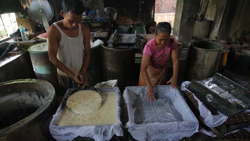 Produsen Tahu di Banda Aceh Beroperasi saat Kedelai Mahal, Harga Jual Naik