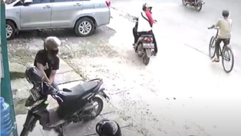 Aksi Pencurian Motor Terekam CCTV di Jalan Thamrin Medan, 1 Pelaku Ditangkap