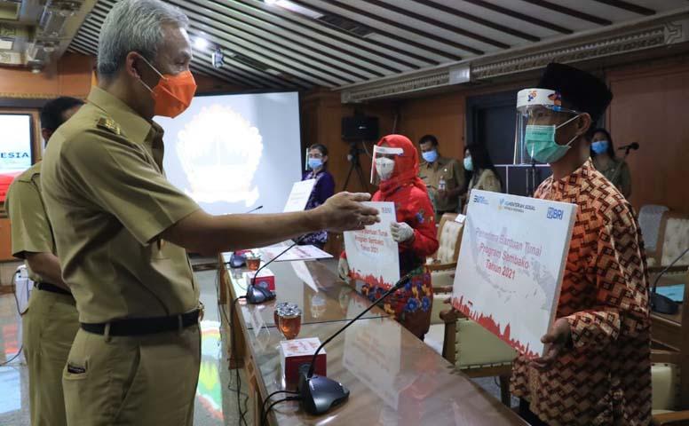 Gubernur Ganjar Pranowo: Bantuan Tunai Jangan Buat Beli Rokok