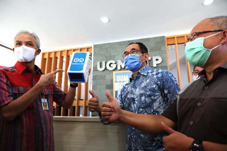 title Datangi Pabrik GeNose C19 di Yogya, Ganjar Langsung Pesan 100 Unit Datangi Pabrik GeNose C19 di Yogya, Ganjar Langsung Pesan 100 Unit