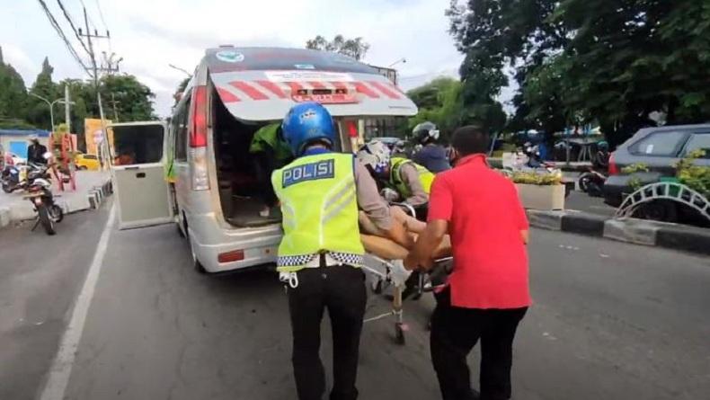Jatuh dari boncengan Suami, Istri di Gresik Tewas Mengenaskan