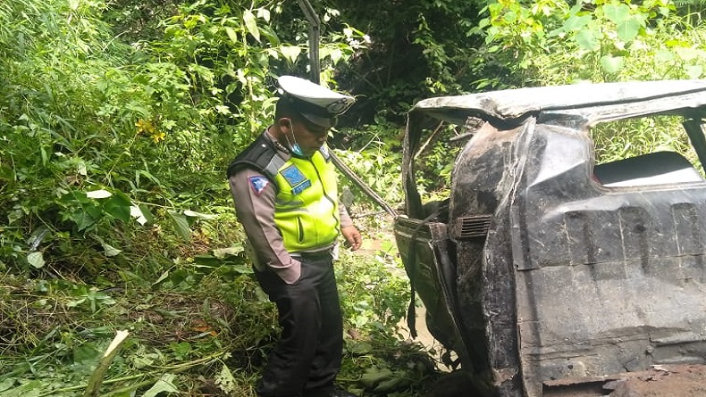 Pikap Masuk Jurang Sedalam 100 Meter di Taput, 1 Tewas 2 Luka-Luka
