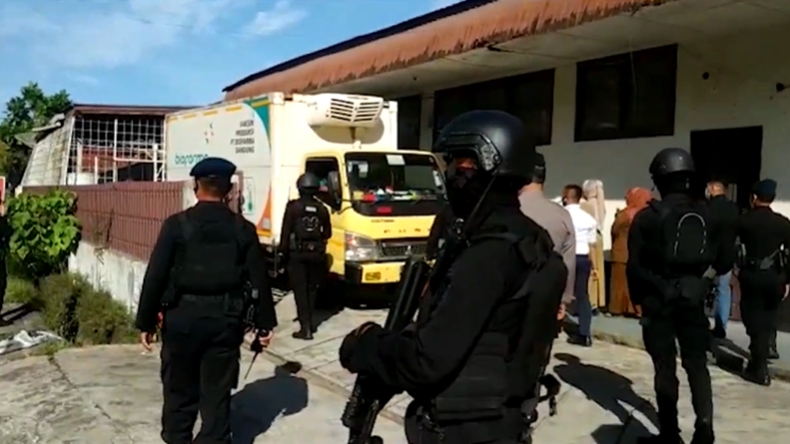 Dikawal Polisi, 36.920 Vaksin Covid-19 Tiba di Padang