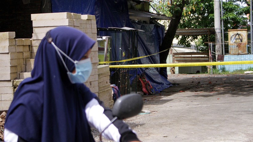 Densus 88 Gerebek Rumah Terduga Teroris di Makassar - Bagian 3