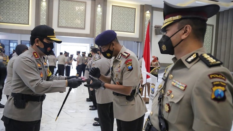 357 Personel Polrestabes Surabaya Naik Pangkat
