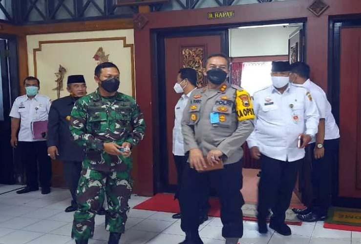 title Tim Gabungan Satgas Covid-19 Pantau Ketat Kepulangan Abu Bakar Baasyir Tim Gabungan Satgas Covid-19 Pantau Ketat Kepulangan Abu Bakar Baasyir