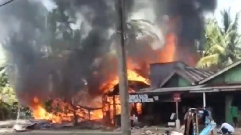 Kebakaran di Pesisir Selatan, 3 Rumah dan 1 Toko Grosir Hangus