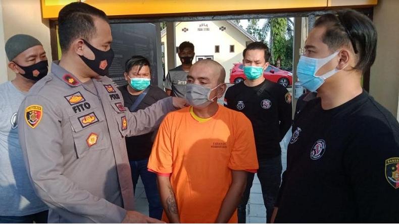 title Kangen Adik Tiri Perempuan, Residivis di Jambi Curi HP Buat Modal Pulang Kampung Kangen Adik Tiri Perempuan, Residivis di Jambi Curi HP Buat Modal Pulang Kampung