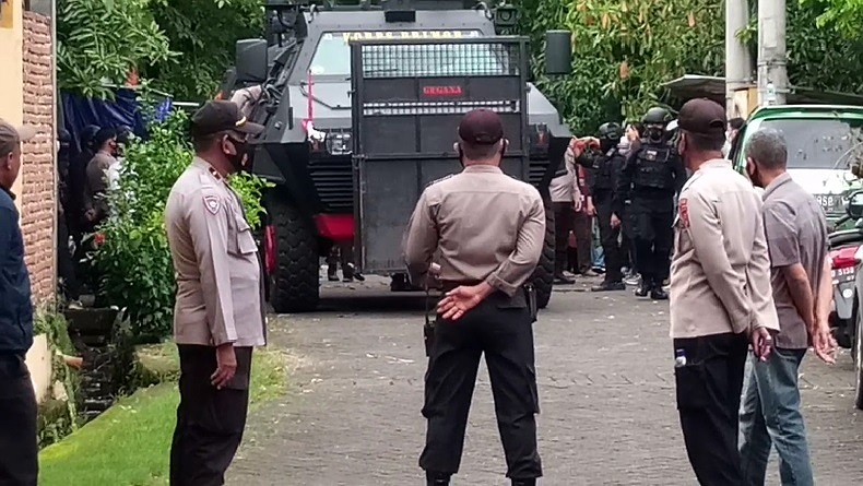 title 1 Terduga Teroris JAD di Makassar Dirawat karena Luka Tembak 1 Terduga Teroris JAD di Makassar Dirawat karena Luka Tembak