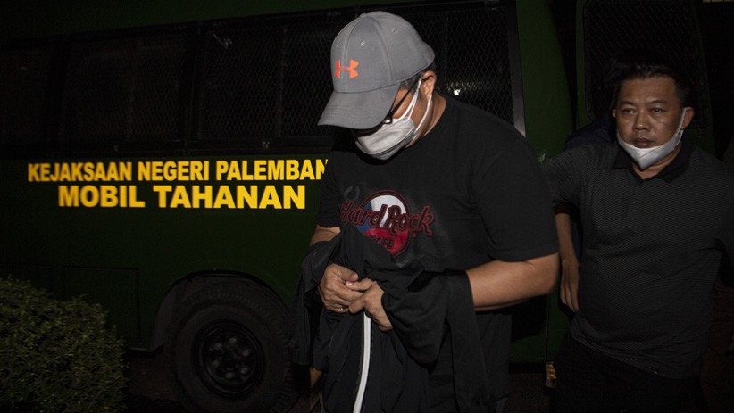 Buronan Korupsi Kredit Macet Bank Sumsel Babel Rp13,5 Miliar Ditangkap - Bagian 3