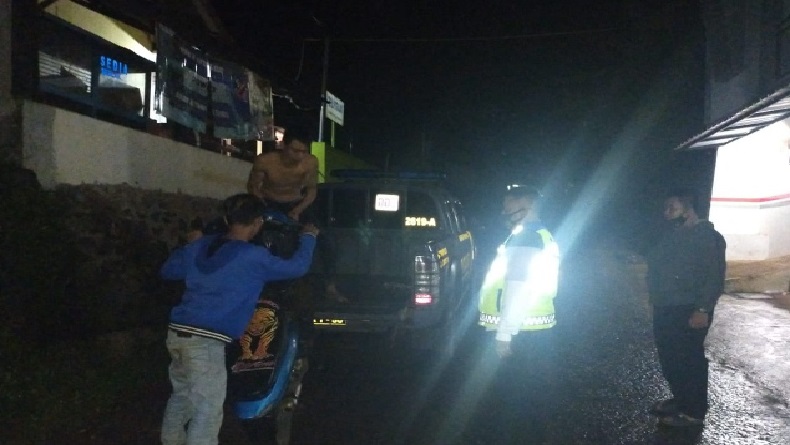Mabuk Tuak di Pinggir Jalan, Dua Pemuda Paseh Bandung Ditangkap Polisi