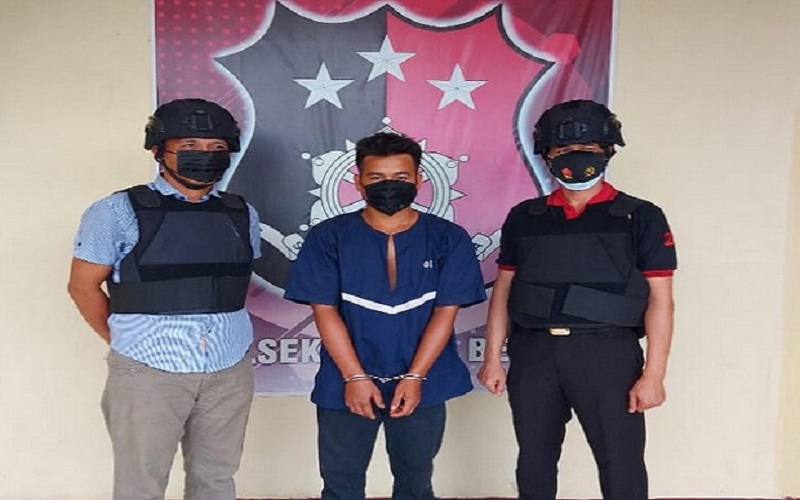 title Sedang Menyadap Karet, Emak-Emak Dipeluk dari Belakang Lalu Diperkosa Pria Beristri  Sedang Menyadap Karet, Emak-Emak Dipeluk dari Belakang Lalu Diperkosa Pria Beristri