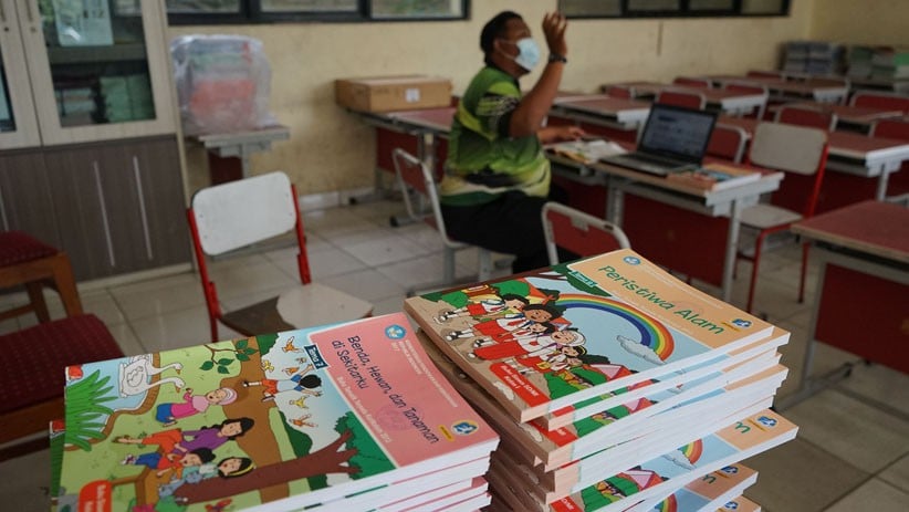 Potret Guru Sekolah Dasar di Tangsel Mengajar Online - Bagian 4
