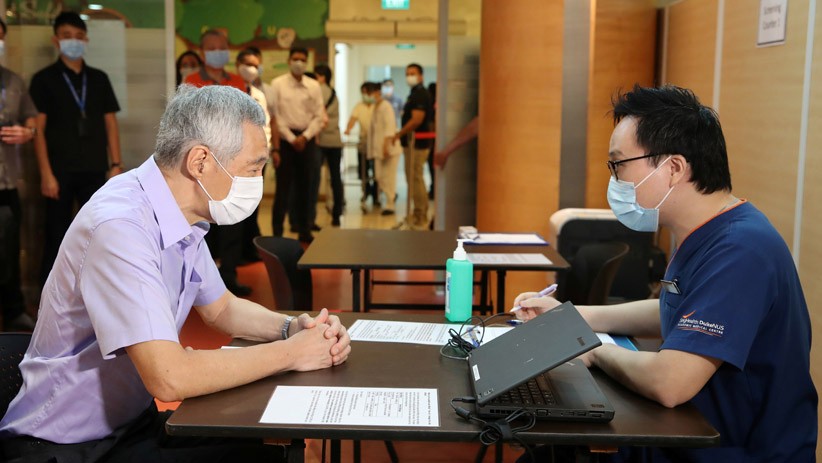 PM Singapura Lee Hsien Loong Disuntik Vaksin Covid-19 - Bagian 2