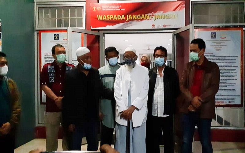 Densus 88 Antiteror dan BNPT Kawal Ustaz Abu Bakar Ba'asyir ke Ponpes Al-Mukmin