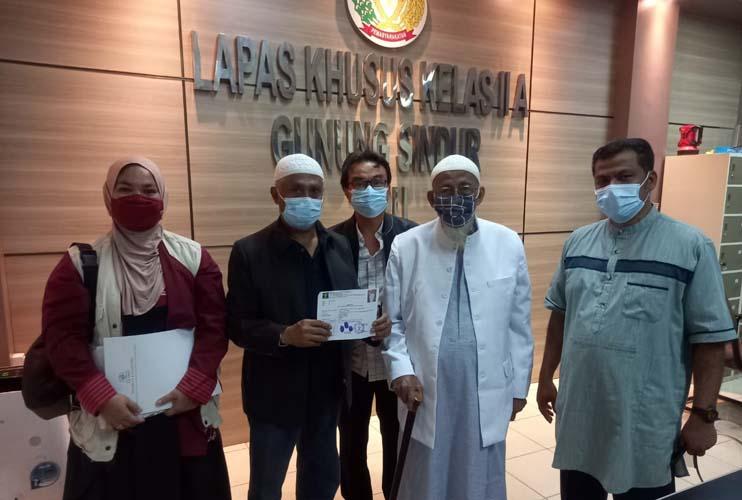 title Ini Penampakan Abu Bakar Baasyir Sebelum Tinggalkan Lapas Gunung Sindur Ini Penampakan Abu Bakar Baasyir Sebelum Tinggalkan Lapas Gunung Sindur
