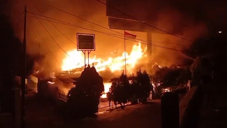 Kebakaran, 10 Rumah Petak di Padang Ludes Terbakar