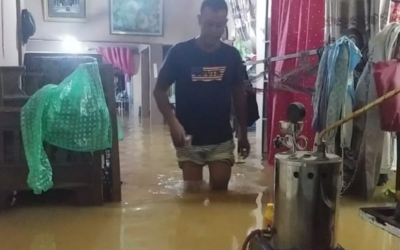 Banjir Satu Meter Rendam Rumah Warga di Jondul Padang