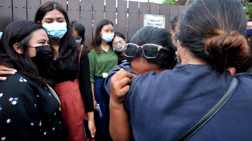 Keluarga Pramugari Sriwijaya Air Mia Tresetyani Gelar Kebaktian Doa Bersama - Bagian 2