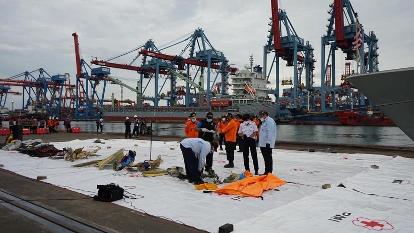 KNKT Kumpulkan Serpihan Pesawat Sriwijaya Air SJ 182 - Bagian 4