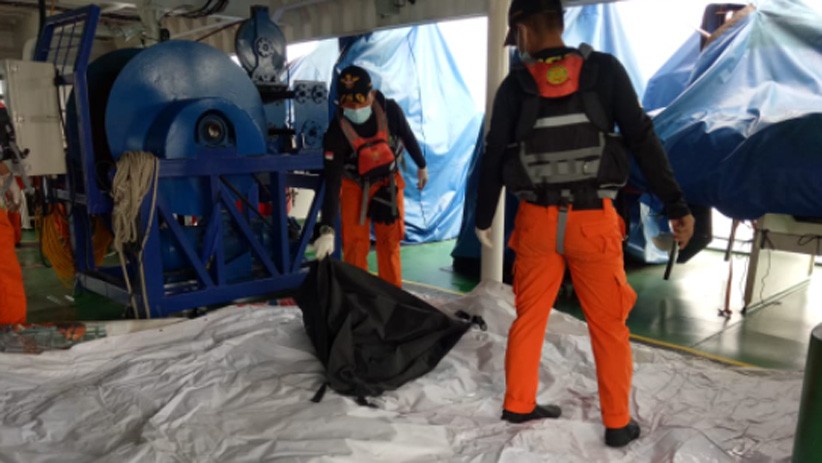 Nelayan Temukan Potongan Tubuh Korban Pesawat Sriwijaya Air Jatuh - Bagian 2