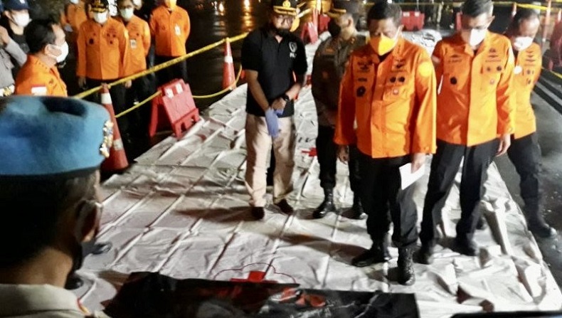 Serpihan Diduga Milik Pesawat Sriwijaya Ditemukan, Sedang Diselidiki DVI Polri