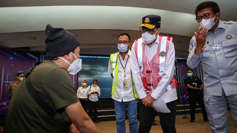 Menhub Bertemu dengan Keluarga Penumpang Pesawat Sriwijaya Air SJ-182 - Bagian 3