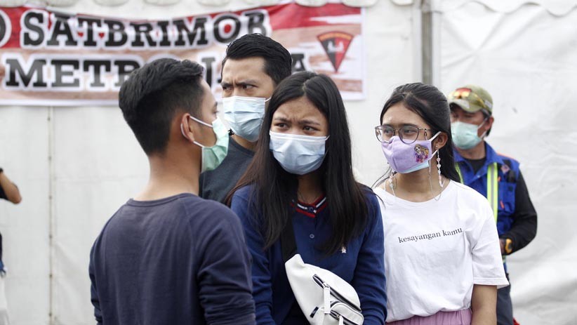 Kerabat Penumpang Sriwijaya Air Melihat Pengumpulan Potongan Tubuh dan Serpihan Pesawat - Bagian 3