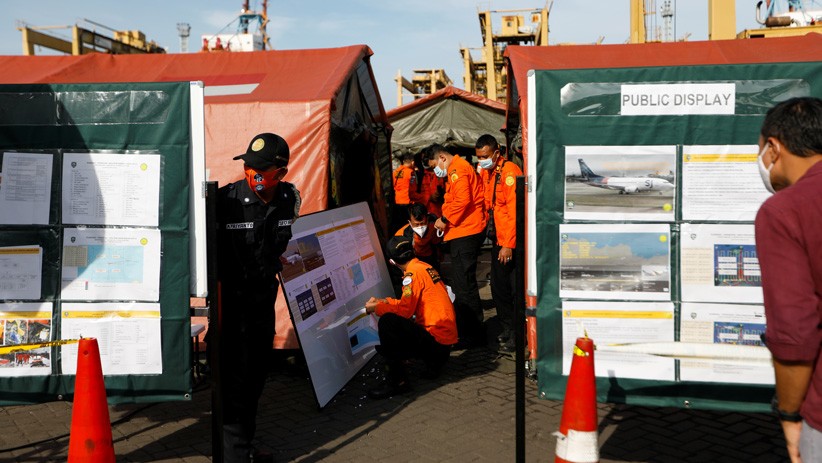 Sinyal Black Box Ditemukan, Pencarian Sriwijaya Air Kerahkan 2.600 Personel - Bagian 3